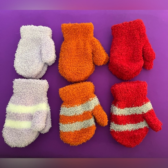 Adorable youth mittens. Red, gray, orange, lavender, white in these 6 pair. NWT. - Picture 8 of 8